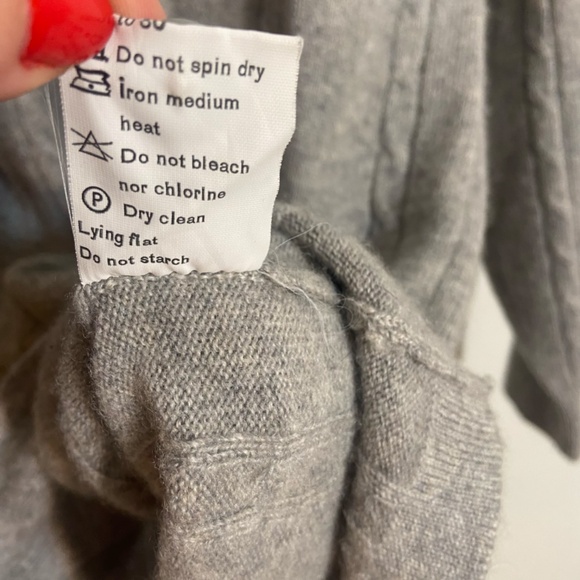 House of Cashmere Cardigans bundle of 2 tan and one gray cardigan 100& chasmere - Picture 13 of 13